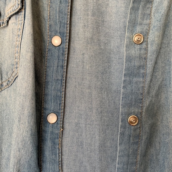 Light weight denim button up - Picture 4 of 9